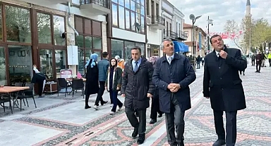 Vali Sezer'den sokak sağlıklaştırması çalışmalarının devam ettiği Saraçlar Caddesi'nde inceleme