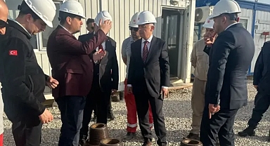 Vali Turan, Misinli Mezardere-1 Sondaj Sahasında İncelemelerde Bulundu