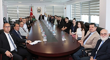 BALKAN ÜLKELERİ REKTÖR VE REKTÖR YARDIMCILARINA MİHMANDARLIK YAPAN TIP FAKÜLTESİ ÖĞRENCİLERİNE TEŞEKKÜR BELGESİ VERİLDİ