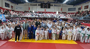 Başkan Derya Bulut, Gençlerin Spor Coşkusuna Ortak Oldu