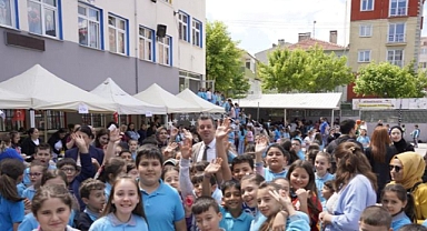 Başkan Sarıkurt Vehbi Günaştı İlkokulu Bahar Kermesine Katıldı