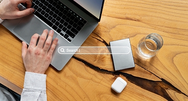 Dijital Ayak İzlerini Temizleyin! Kişisel Bilgilerinizi İnternetten Silmenin 7 Etkili Yolu