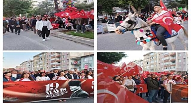 Edirne 19 Mayıs’ta Cumhuriyet Coşkusunu Yaşadı! Binler Yürüdü, Şehir Müzikle Işıldadı!