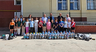 Edirne’de ilkokul öğrencileri 1 ton atık pil topladı