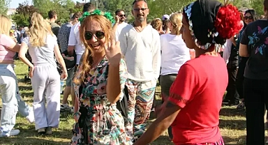 Edirne'de Kakava ve Hıdrellez Şenlikleri ikinci günü şarkı ve danslarla devam etti