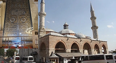 Edirne Eski Camiİ'de Kâbe Kapısı Örtüsü Sergilenmeye Devam Ediyor!