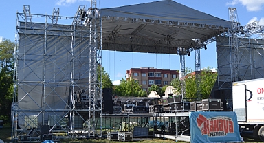 Festival Öncesi Sahne Kurulumunda Yoğun Mesai