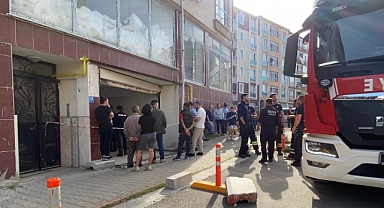 Garajda tamir etmek istediği otomobilinin altında kalıp, öldü