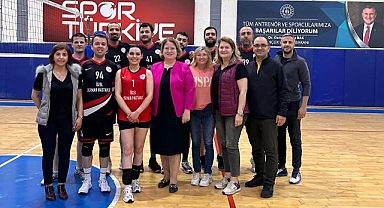 Kırklareli İl Sağlık Müdürlüğü Voleybol Takımı Finalde! Heyecan Dorukta!