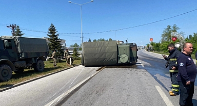 Kırklareli Merkez'de Askeri Araç Devrildi: 4 Kişi Yaralandı