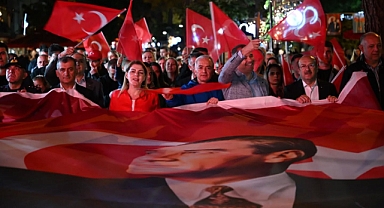 Kırklareli'nde 19 Mayıs Coşkusu Gençlik Yürüyüşü ile Zirveye Ulaştı 