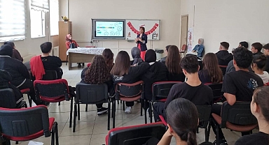 Kırklareli'nde Gençlere Dijital Farkındalık Eğitimi Verildi