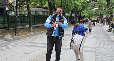 Kırklareli'nin Sokaklarını Neşelendiren Aile Geleneği: Ertemur'ların Çalgıcılık Hikayesi 