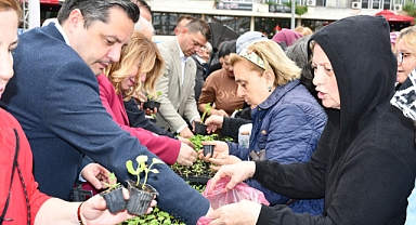 Lüleburgaz’da Ata Tohumlarından 20 Bin Fide Vatandaşlarla Buluştu