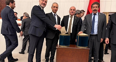 Milletvekili Ahmet Gökhan Sarıçam, RTÜK Seçiminde Oyunu Kullandı