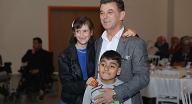 Özel İnsanlar Ve Ailelerine Özel Gece