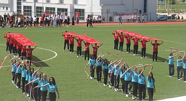 Pınarhisar'da Atatürk'ü Anma ve Gençlik ve Spor Bayramı 106. Yılında Coşkuyla Kutlandı