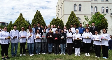 Pınarhisar MYO Aşçılık Öğrencileri Hünerlerini Sergiledi
