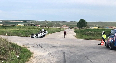 Takla atan otomobilin alkollü sürücüsü yaralandı
