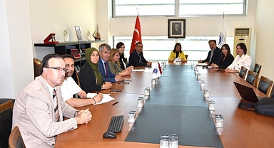 TEKİRDAĞ NAMIK KEMAL ÜNİVERSİTESİ REKTÖRLÜĞÜ VE ÖZ SAĞLIK-İŞ SENDİKASI ARASINDA TOPLU SÖZLEŞME İMZALANDI 