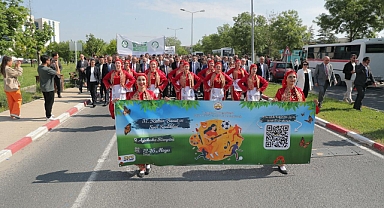 Trakya Üniversitesi Bahar Şenlikleri Renkli Kortejle Başladı, Kampüste Festival Coşkusu!