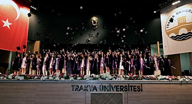 Trakya Üniversitesi'nde 292 Sağlık Mezunu Kep Attı