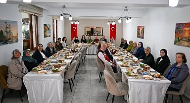 Vali Turan'dan Çifte Program: Anneler Günü Buluşması ve Yağmur Duası Etkinliği