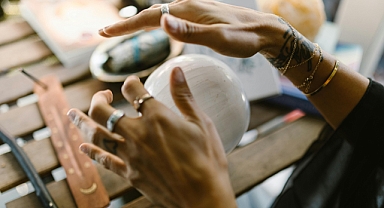 19 Haziran 2025 Günlük Burç Yorumları: Şans, Aşk ve Sürprizlerle Dolu Bir Gün!