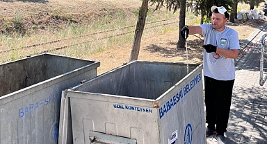 Babaeski'de Çöp Konteynerleri Düzenli Olarak Dezenfekte Ediliyor