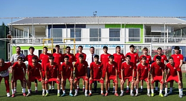 Başkan Sarıkurt'tan Genç Futbolculara Tam Destek