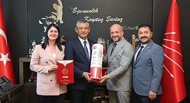 Edirne Belediye Başkanı Filiz Gencan Akın'dan Anlamlı Davet: Kırkpınar İçin Kırmızı Dipli Mum Ankara'da Yandı