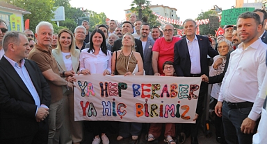 Edirne Belediye Başkanı Filiz Gencan Akın'dan Demokrasi Yürüyüşüne Destek