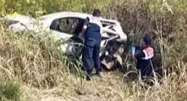 Edirne'de aynı yöne giden otomobiller çarpıştı; 1 ölü, 1 yaralı