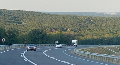 İğneada'da Trafik Yoğunluğu: Tatilciler Trafik Kurallarına Dikkat!