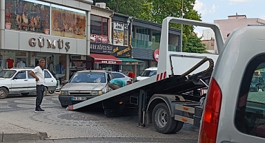 Kırklareli Merkez'de Trafik Yoğunluğu: Karaumur Caddesi'nde Araç Arızası Panik Yarattı
