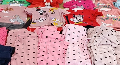 Kırklareli'nde Aileler Uygun Fiyatlı Çocuk Kıyafeti Arayışında