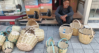 Kırklareli'nde El Emeği Sepetçilik Yaşatılıyor: Dede Mirası Sokaklarda Hayat Buluyor