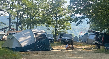 Kurban Bayramı'nda Doğayla Bütünleştiler: Ağaç Kakan Vadisi Kamp Alanı Doğaseverleri Ağırladı