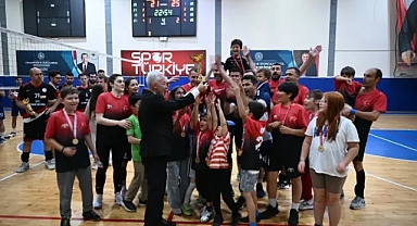 Nefes Kesen Voleybol Finali Şampiyonu Kırklareli İl Emniyet Müdürlüğü!