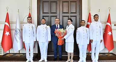 Sahil Güvenlik Komutanlığının Kuruluş Yıldönümünde Vali Soytürk'e Ziyaret