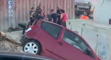 Tekirdağ'da şantiye alanına düşen otomobilde 2 kişi yaralandı