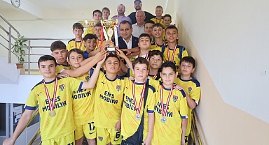 Vizespor U-13 Takımından Kaymakam Kemal Balaban'a Anlamlı Ziyaret