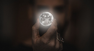 1 Ağustos 2025 Cuma Burç Yorumları: Venüs’ün Etkisiyle Aşkta ve Parada Sürprizler! 