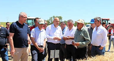 Babaeski Müsellim Köyü'nde Yerli ve Milli Buğday Hasadı Gerçekleştirildi