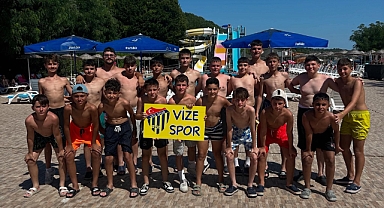 Başkan Özalp'ten Yenilgisiz Şampiyonluk Hediyesi