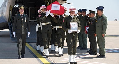 Çorlu Askeri Havaalanında Karşılanan Şehit Üsteğmen Tuğrul Özsu’nun Naaşı Memleketi Edirne’ye Uğurlandı