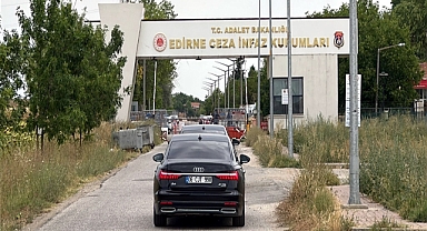 DEM Parti eş genel başkanları, Demirtaş'ı ziyaret etti