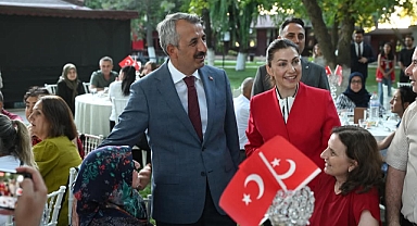 Edirne Valisi Yunus Sezer, 15 Temmuz'da Şehit ve Gazi Aileleri ile Bir Araya Geldi