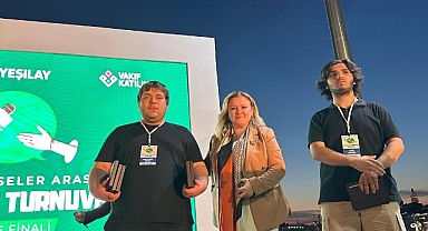 Müdür Özefsun, Yeşilay Liseler Arası Münazara Turnuvası Türkiye Finali'ne Katıldı