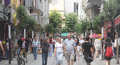 Kırklareli'nde Sıcak Havalara Rağmen Hafta Sonu Yoğunluğu
